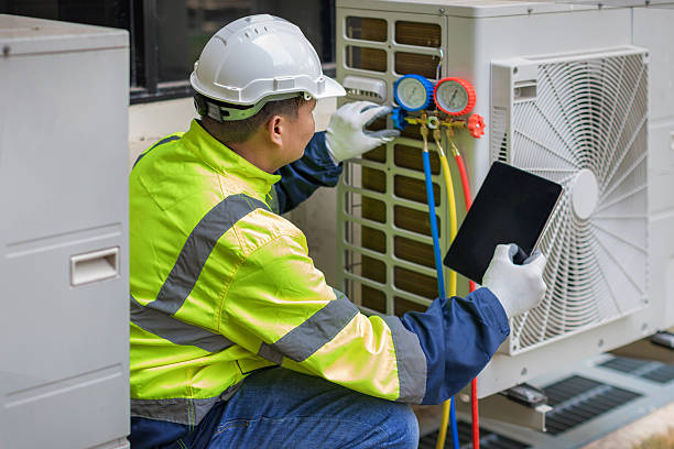 Professional Hvac technician working in Sturtevant, WI